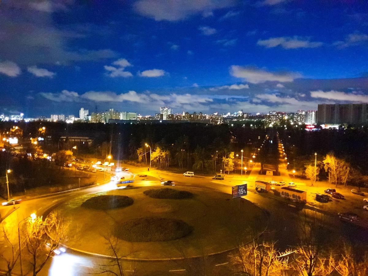 Шикарная Vip Квартира 8 Мин Пешком От М Дарница Kiev Buitenkant foto